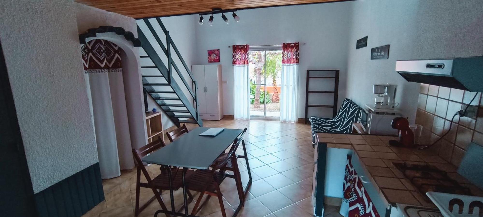 Gite la Capelle Roquefort des corbières Aude Esterno foto
