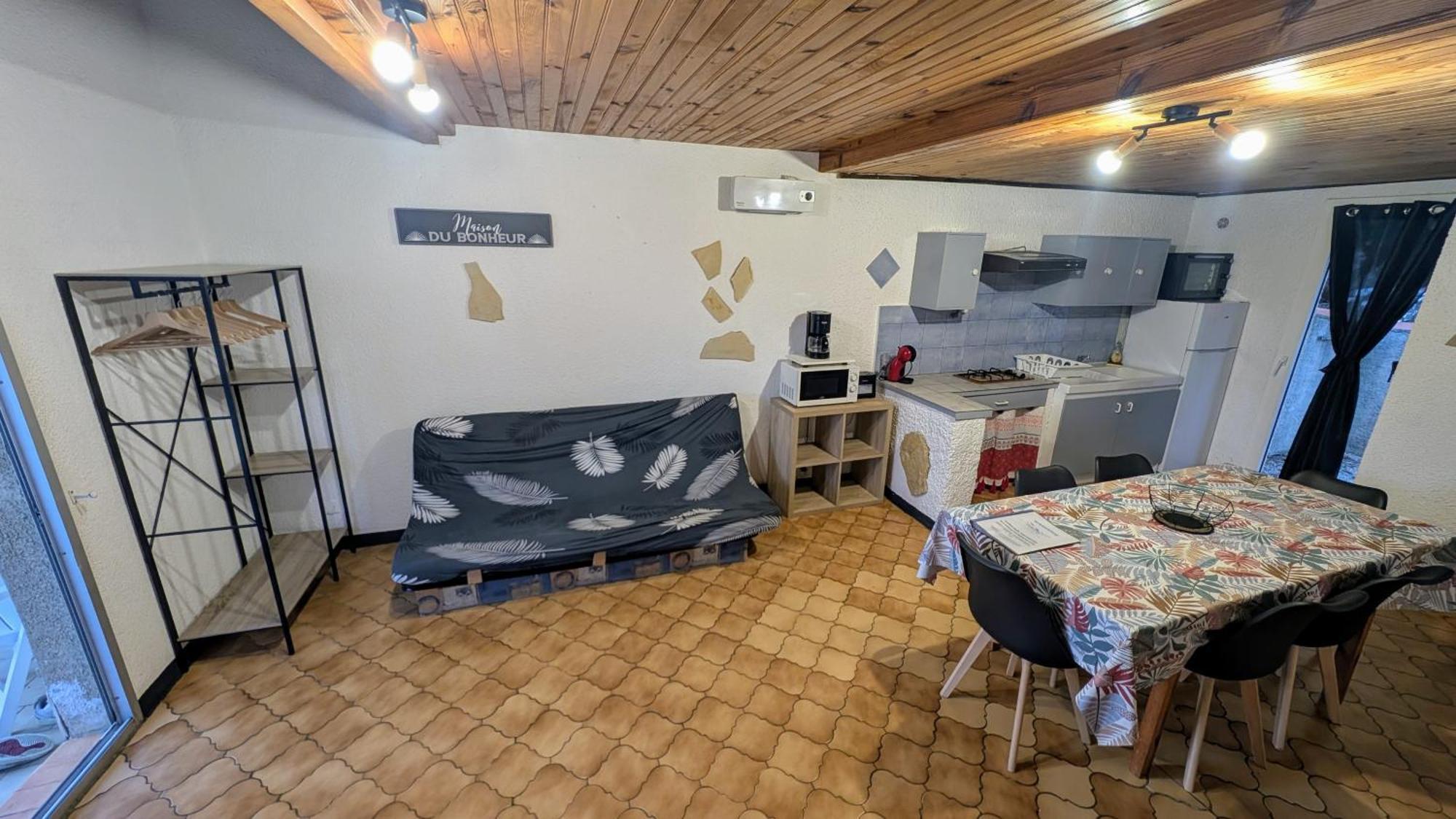 Gite la Capelle Roquefort des corbières Aude Camera foto