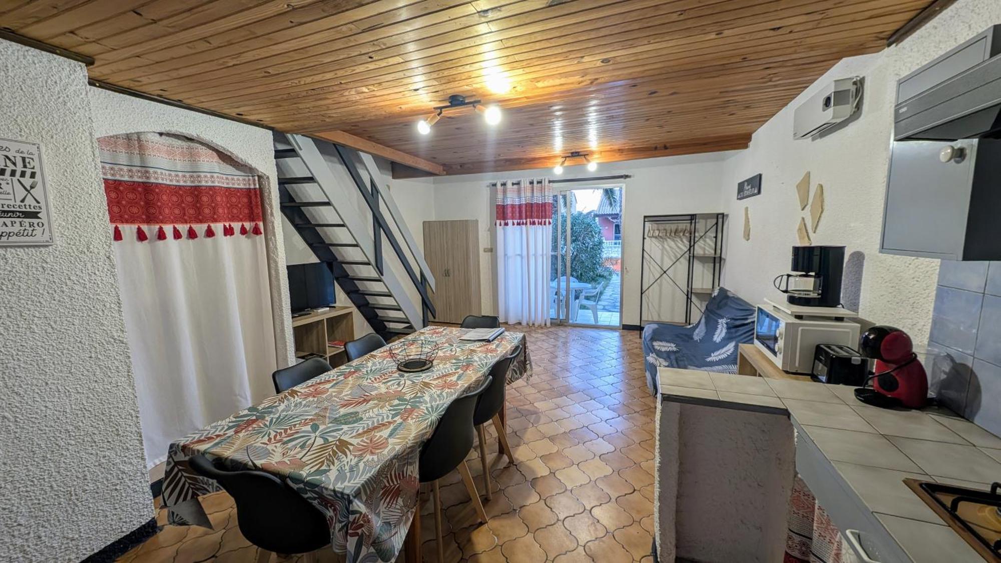 Gite la Capelle Roquefort des corbières Aude Camera foto