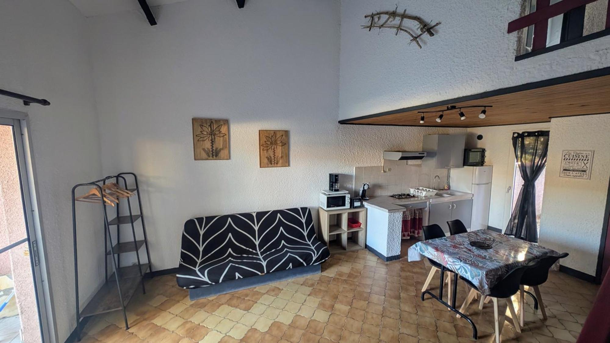 Gite la Capelle Roquefort des corbières Aude Esterno foto