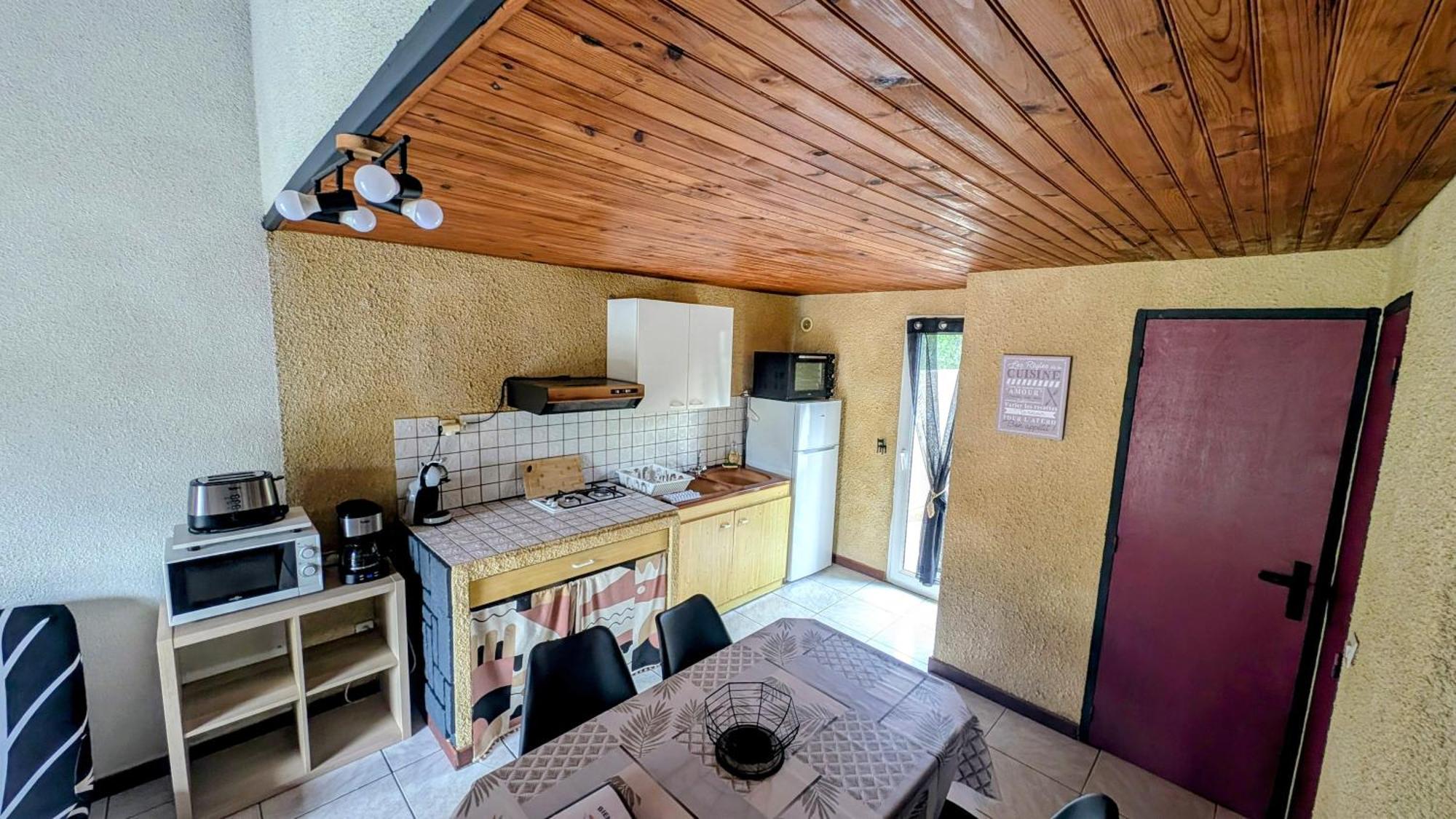 Gite la Capelle Roquefort des corbières Aude Camera foto